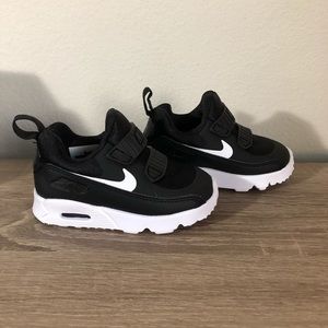 BRAND NEW NIKE AIR MAX TINY 90